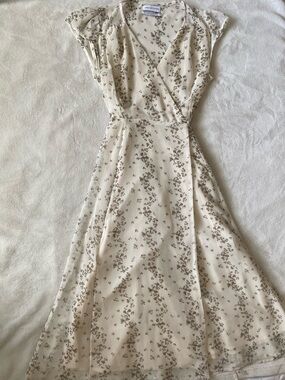Urban Outfitters Jessica Floral Cap Sleeve Midi Wrap Dress XS